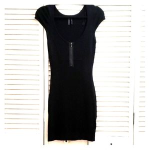 Guess little black dress bodycon S, front 1/4 zip